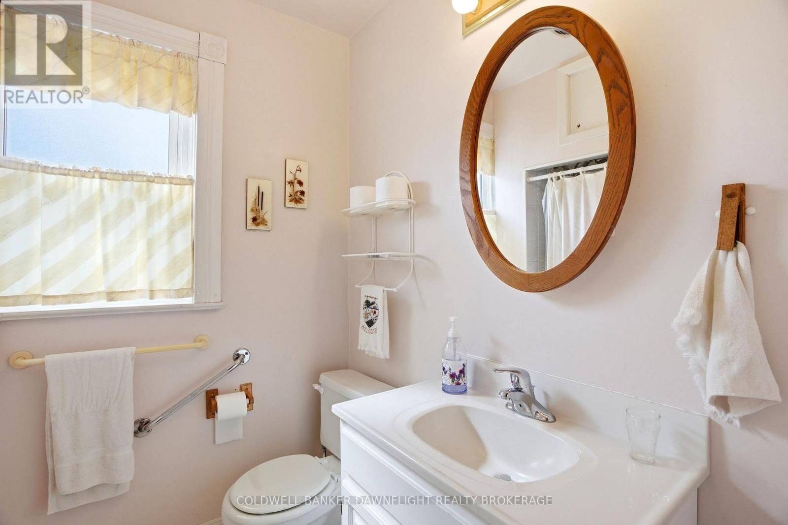 80 SANDERS STREET WEST Image 23