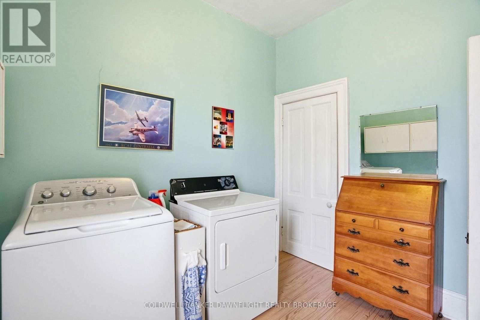 80 SANDERS STREET WEST Image 25