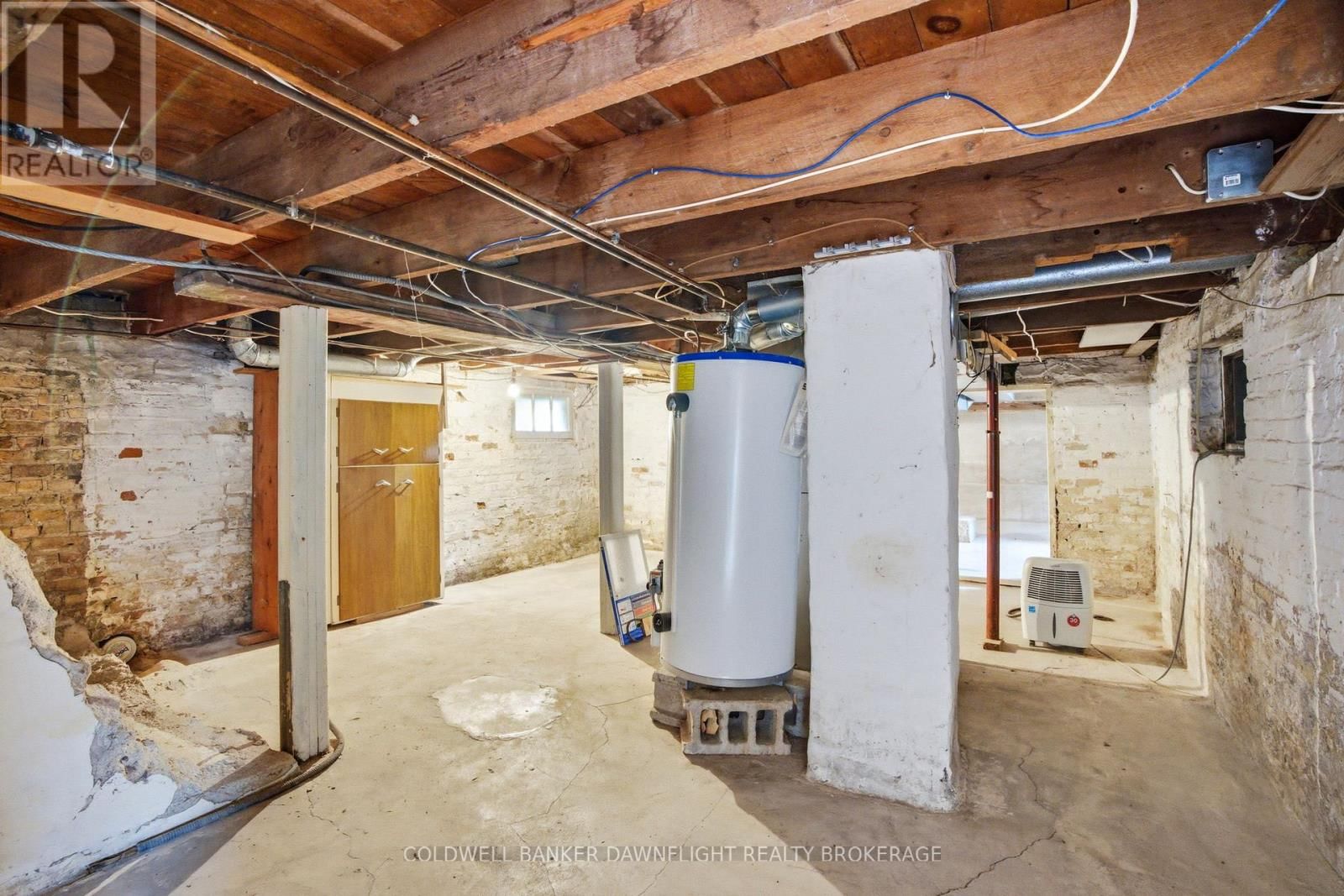 80 SANDERS STREET WEST Image 29