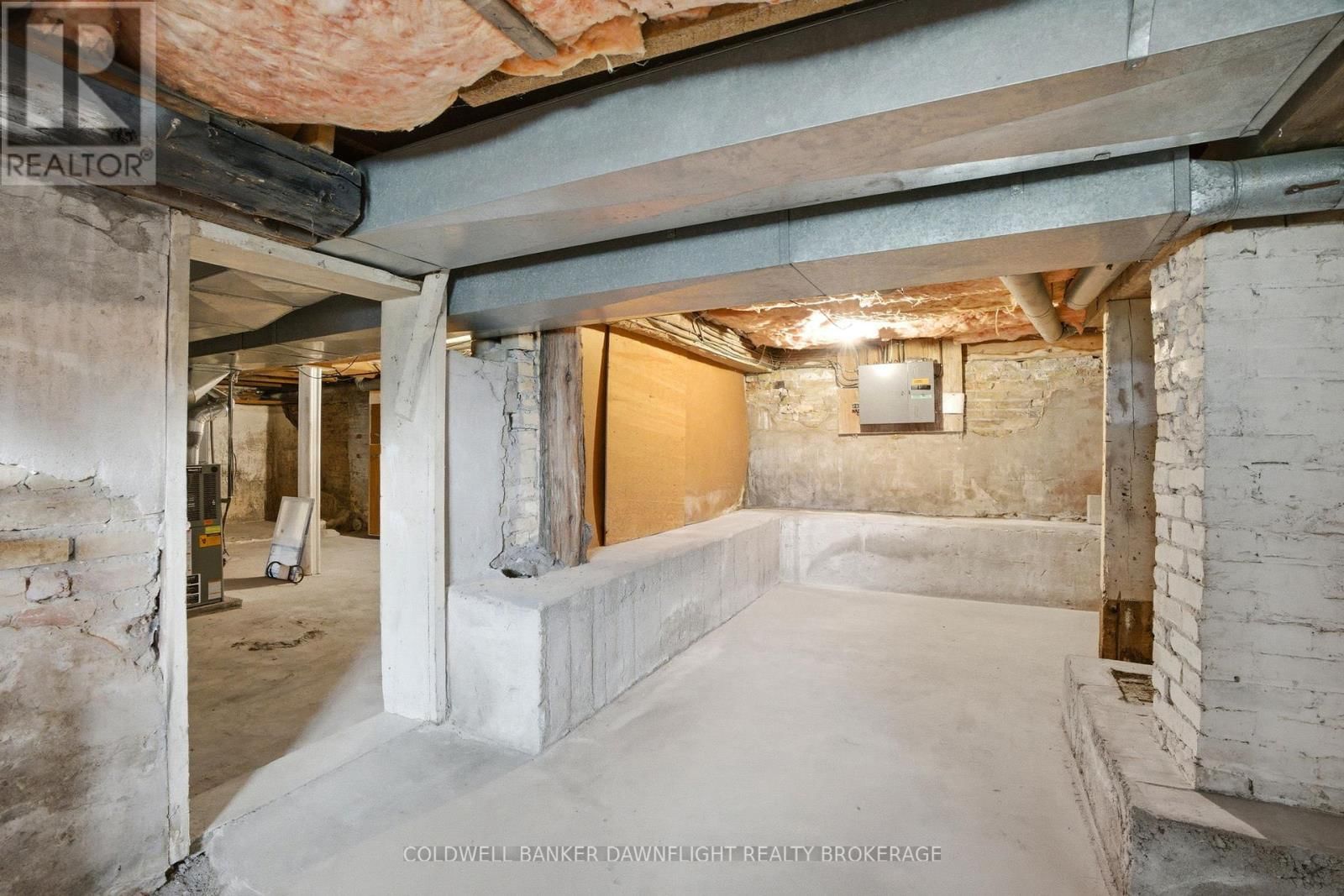 80 SANDERS STREET WEST Image 31