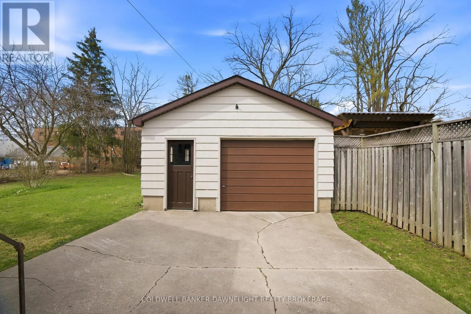 80 SANDERS STREET WEST Image 37