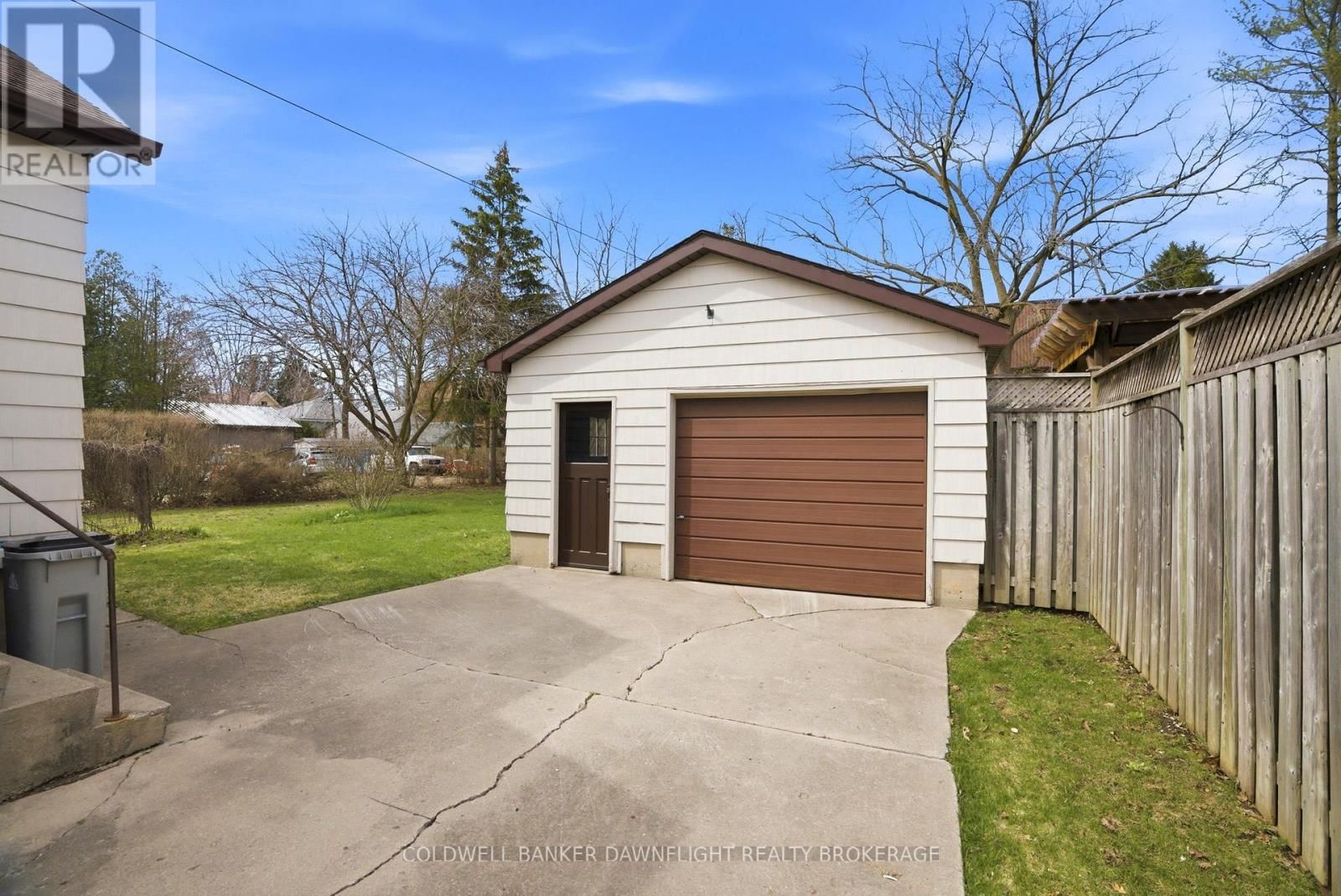 80 SANDERS STREET WEST Image 38