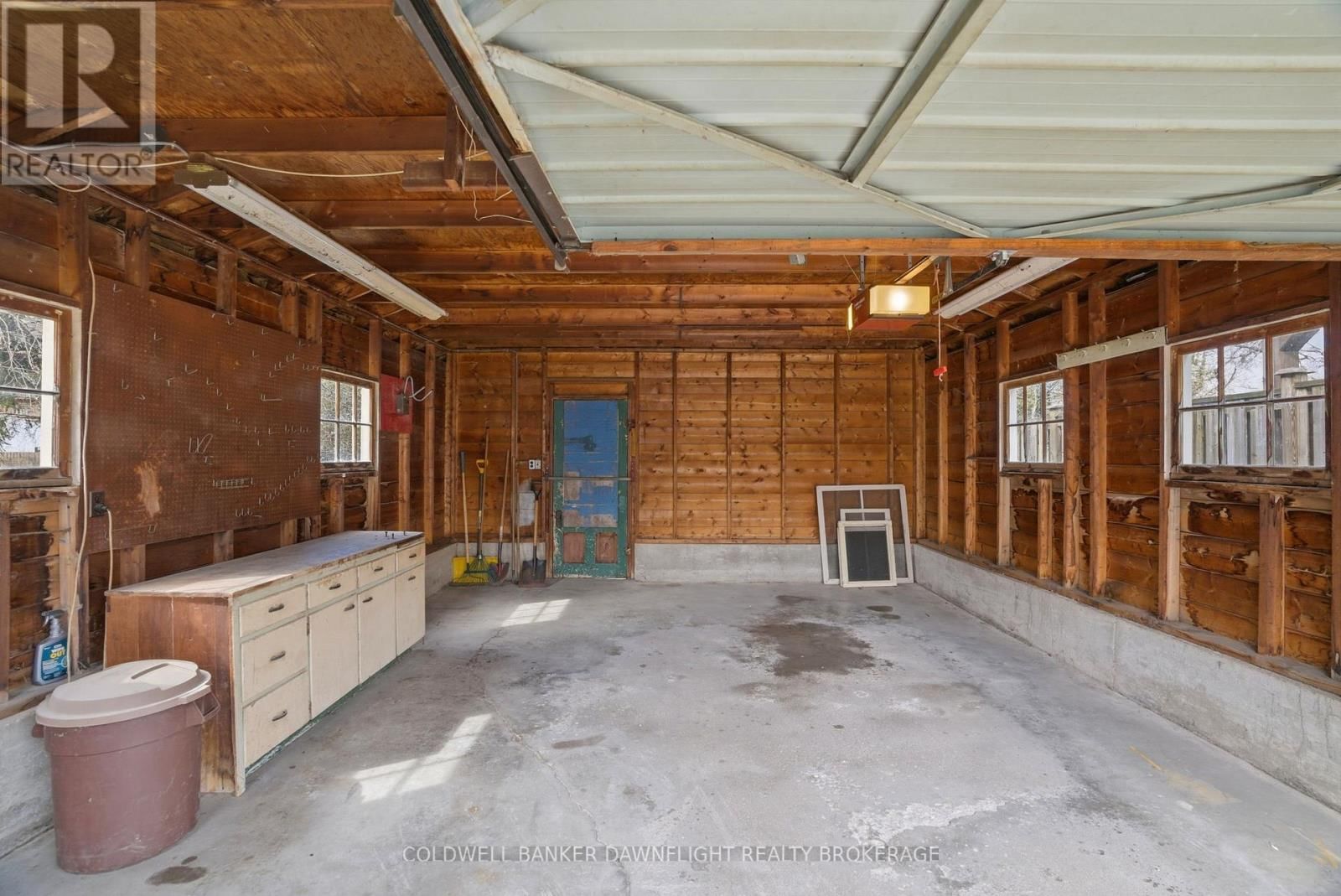 80 SANDERS STREET WEST Image 39