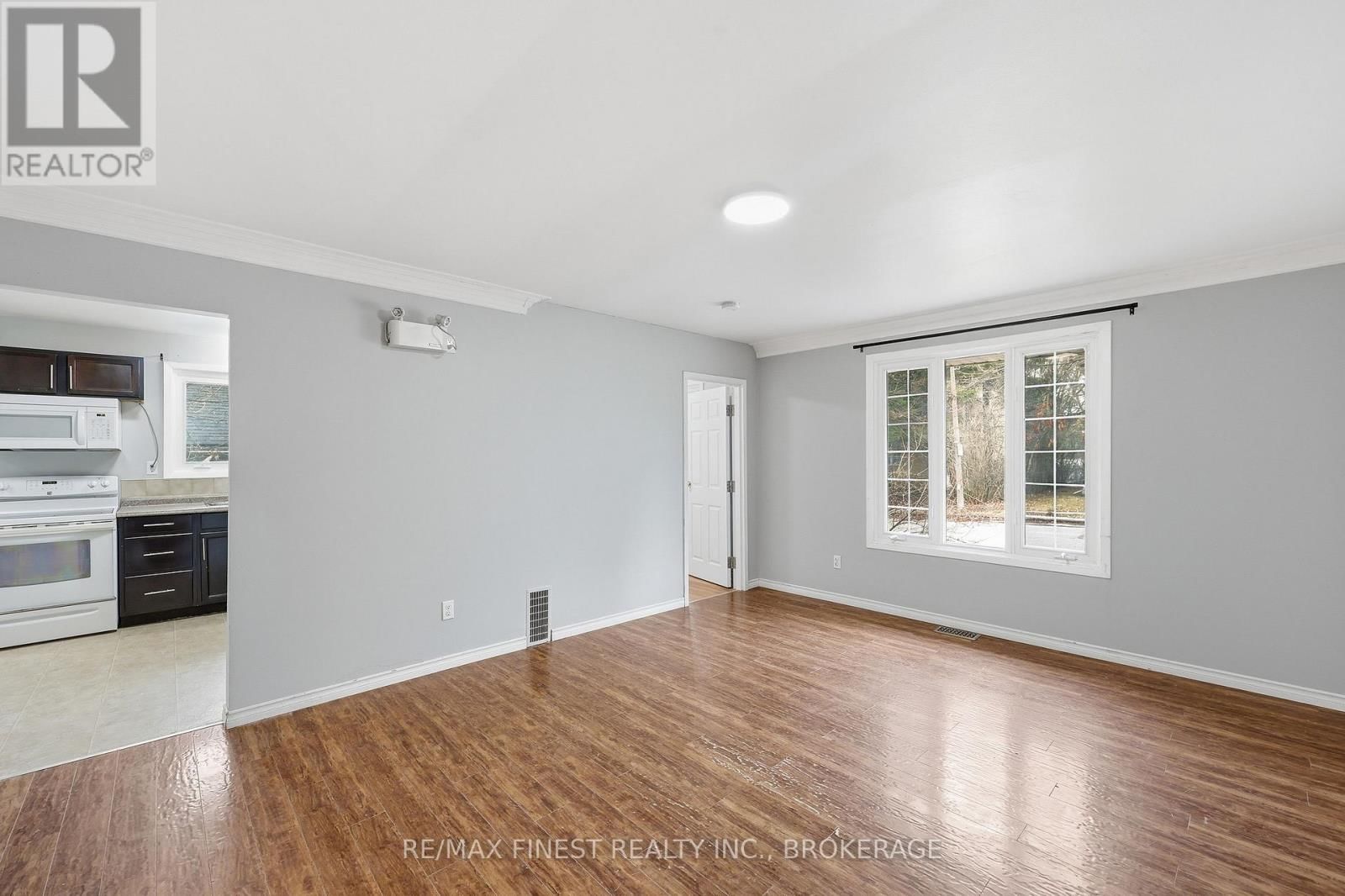 20 FOSTER STREET Image 13