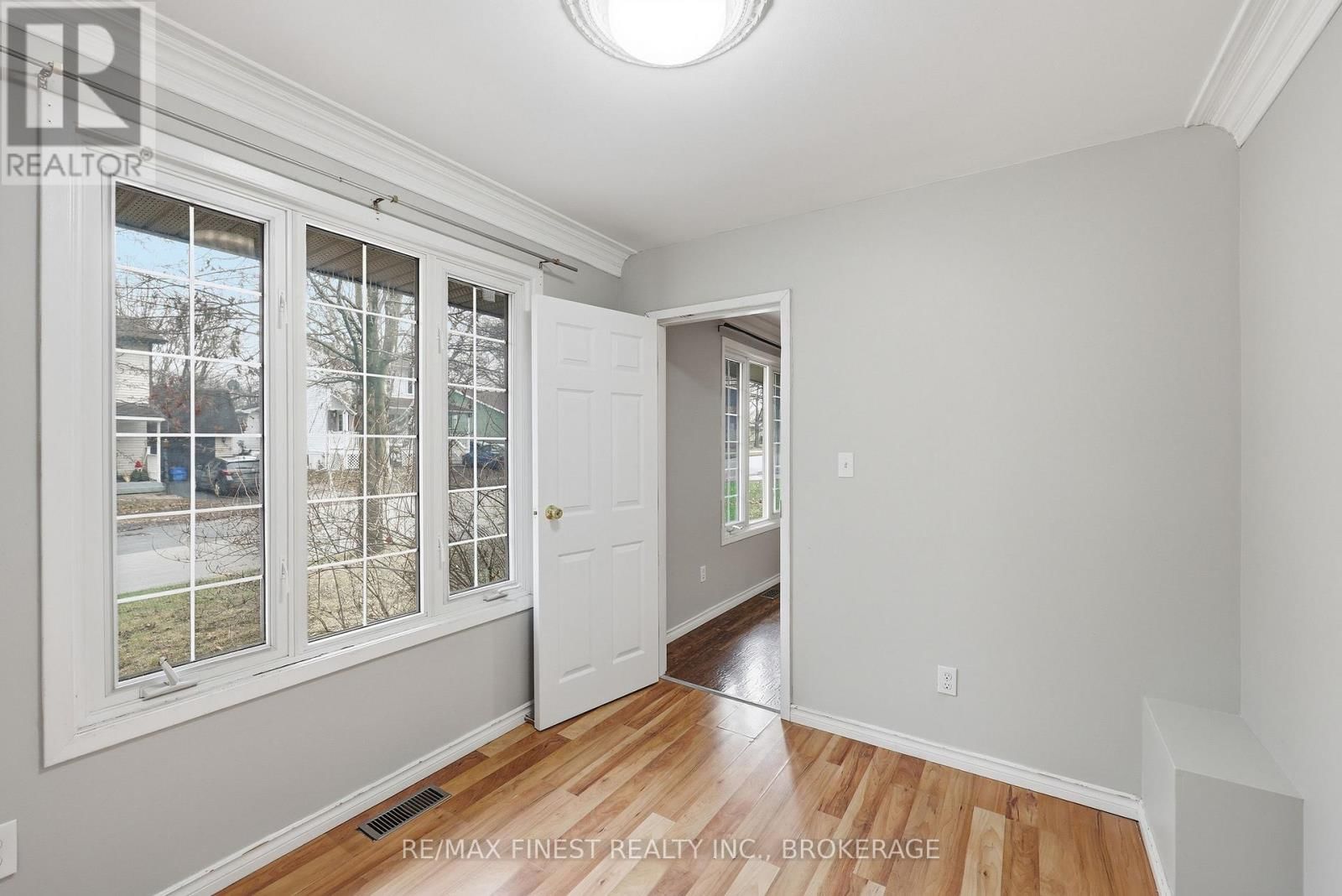 20 FOSTER STREET Image 18