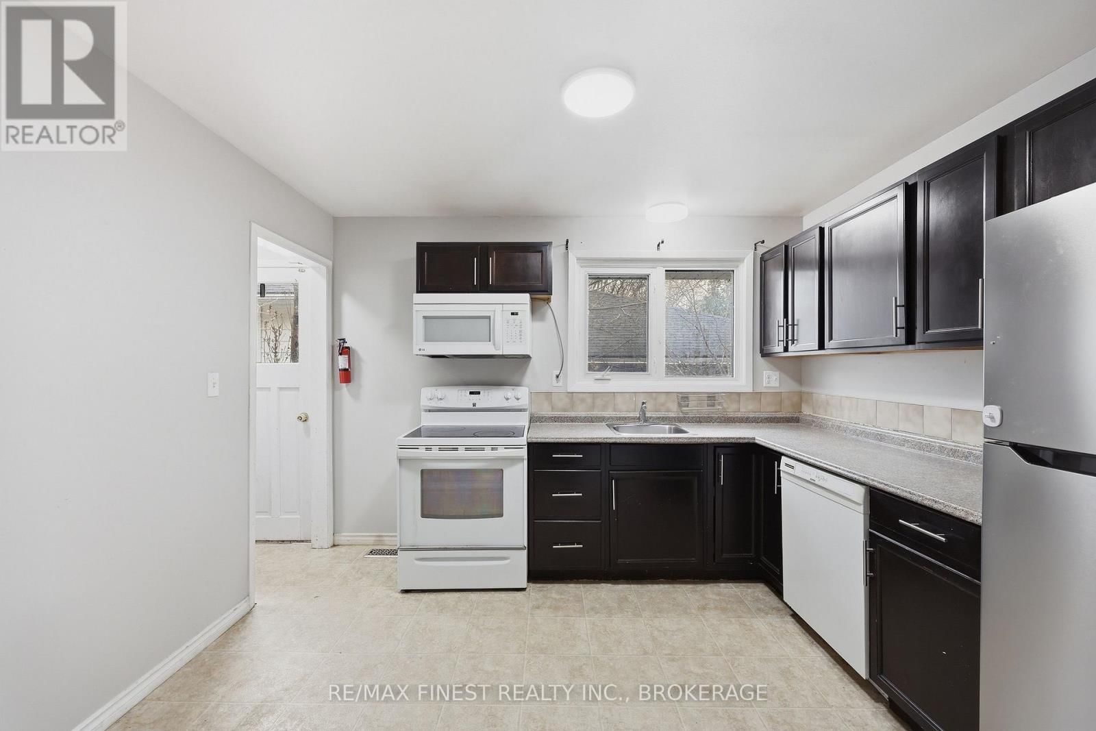 20 FOSTER STREET Image 20