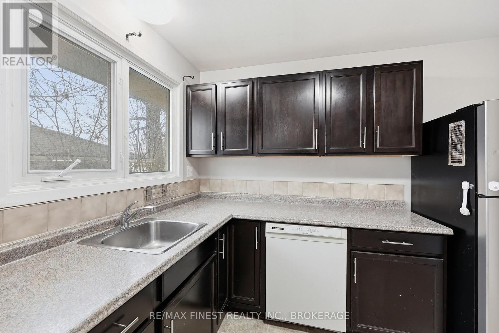 20 FOSTER STREET Image 23