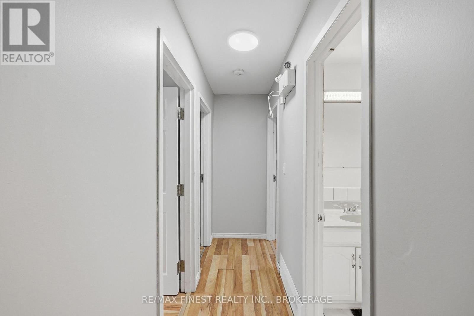 20 FOSTER STREET Image 26