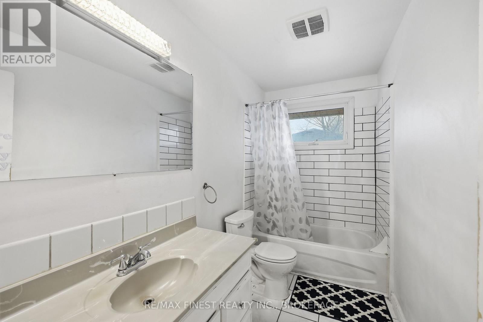 20 FOSTER STREET Image 27