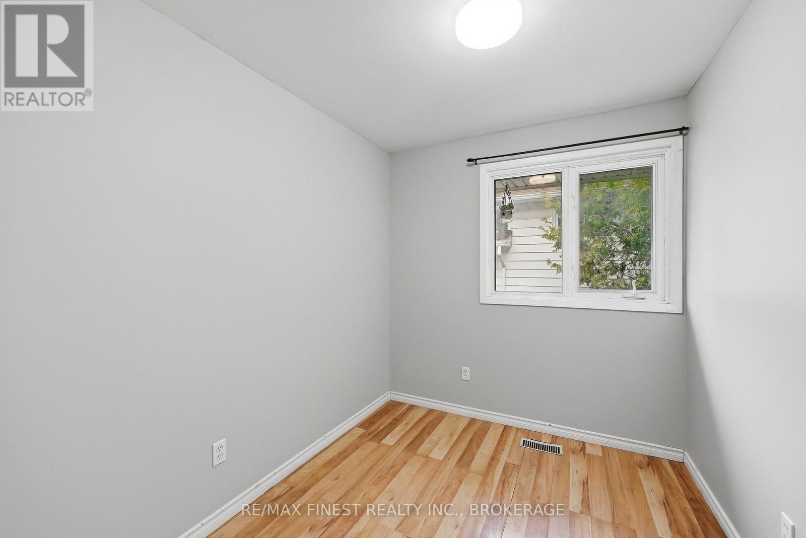 20 FOSTER STREET Image 29