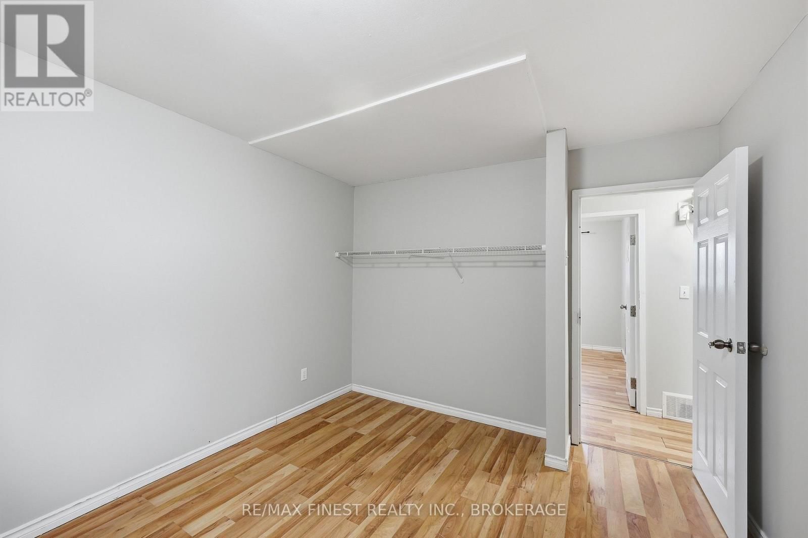 20 FOSTER STREET Image 32