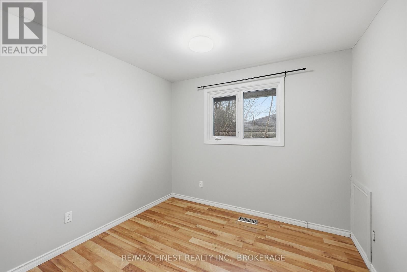 20 FOSTER STREET Image 33