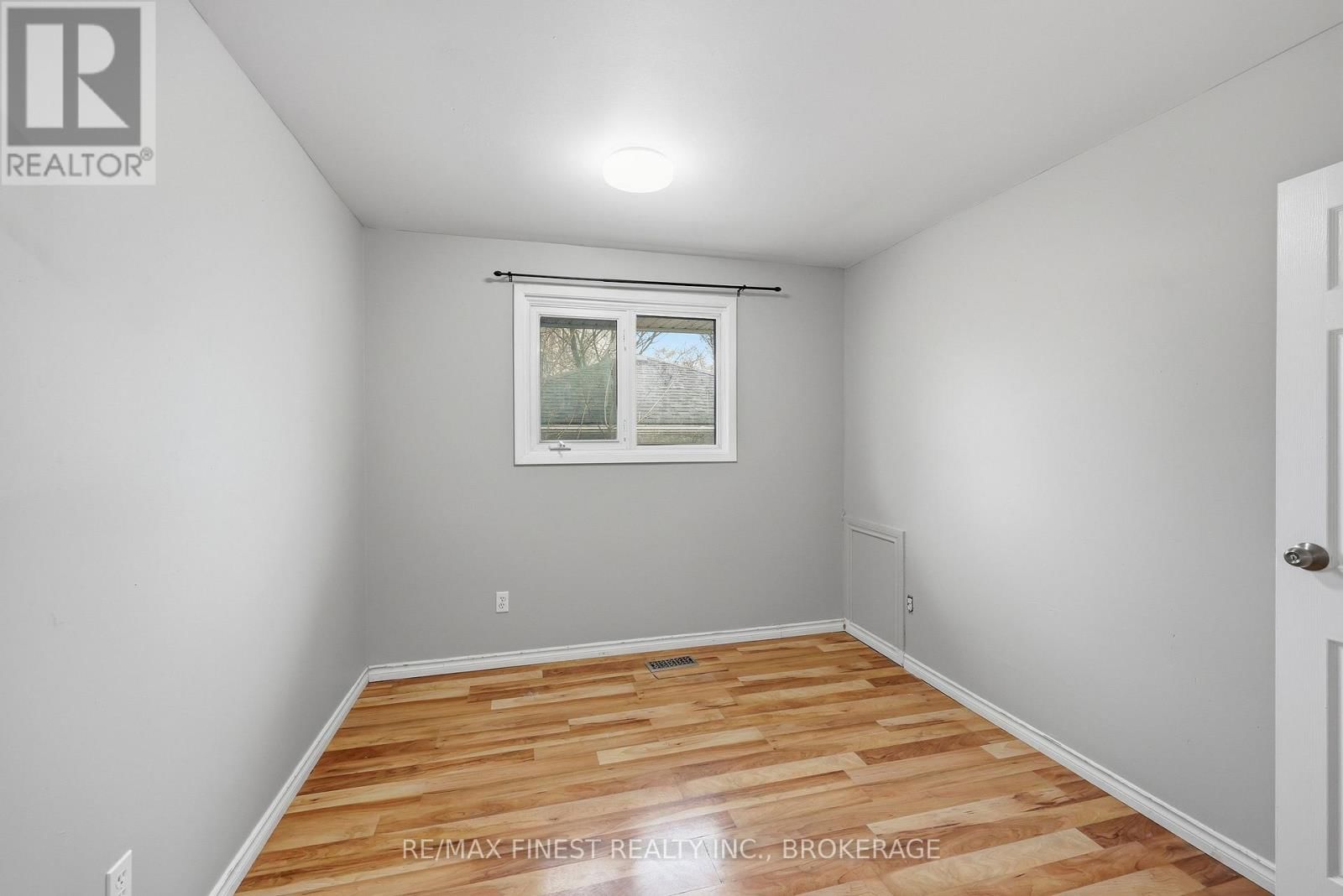 20 FOSTER STREET Image 35