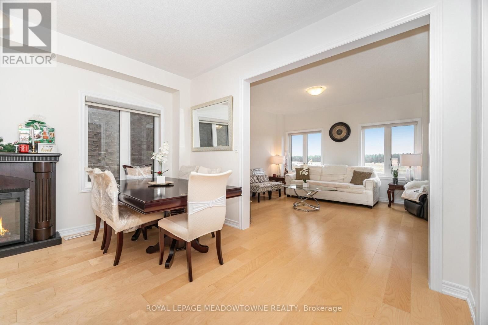 301 RIDLEY CRESCENT Image 11