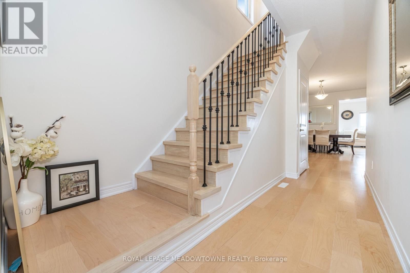 301 RIDLEY CRESCENT Image 26