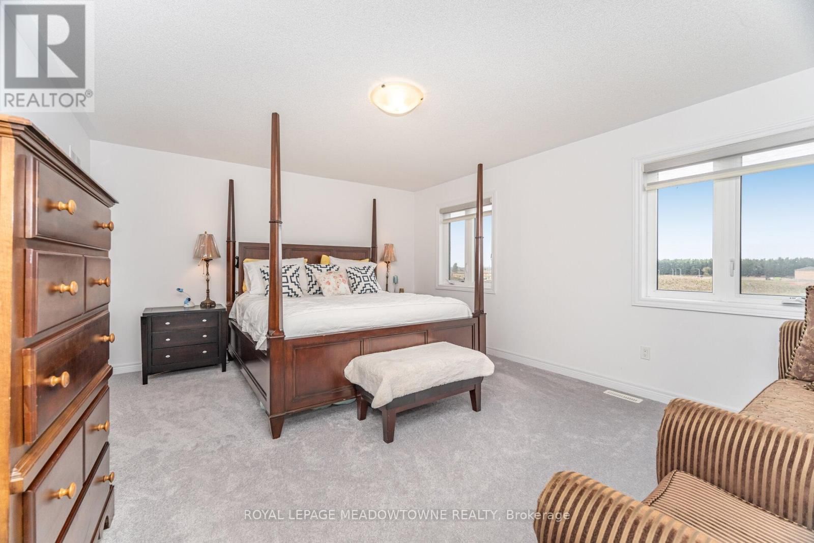 301 RIDLEY CRESCENT Image 29