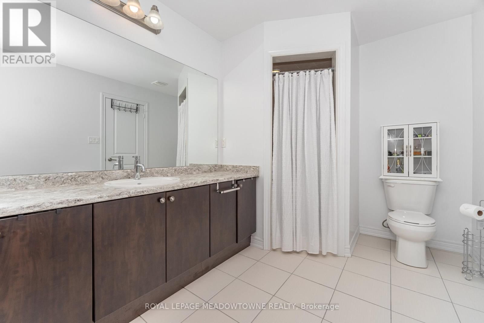 301 RIDLEY CRESCENT Image 30