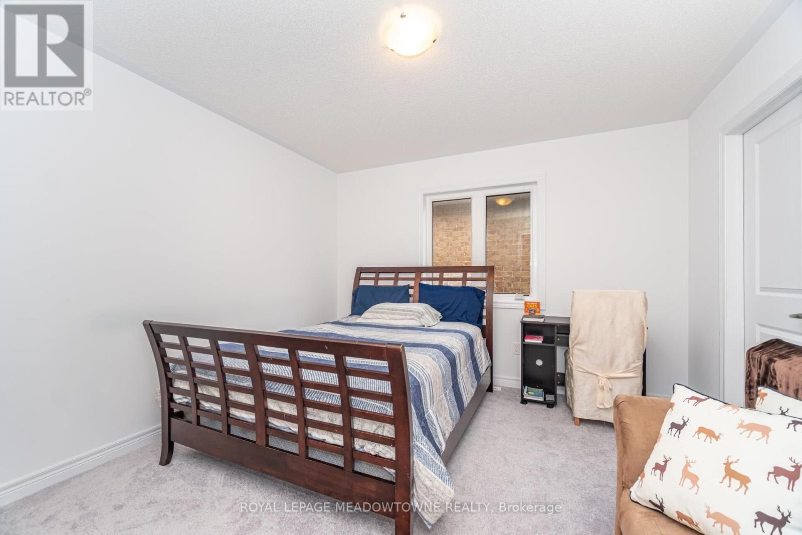 301 RIDLEY CRESCENT Image 35