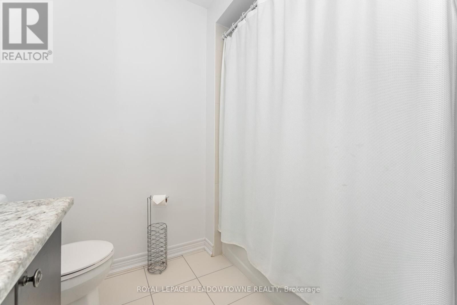 301 RIDLEY CRESCENT Image 41