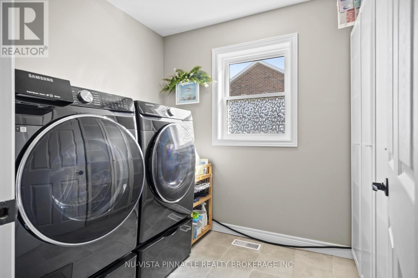 3864 ST CLAIR PARKWAY Image 21