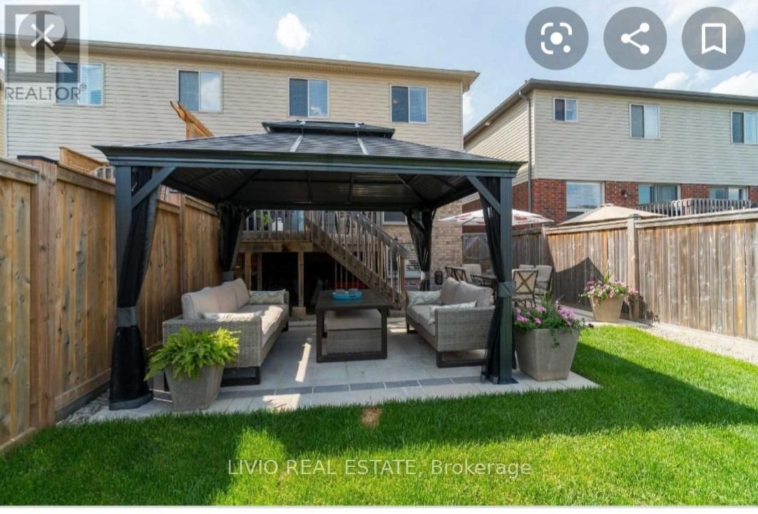 204 COULING CRESCENT Image 24