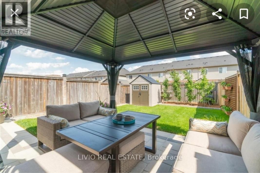 204 COULING CRESCENT Image 27