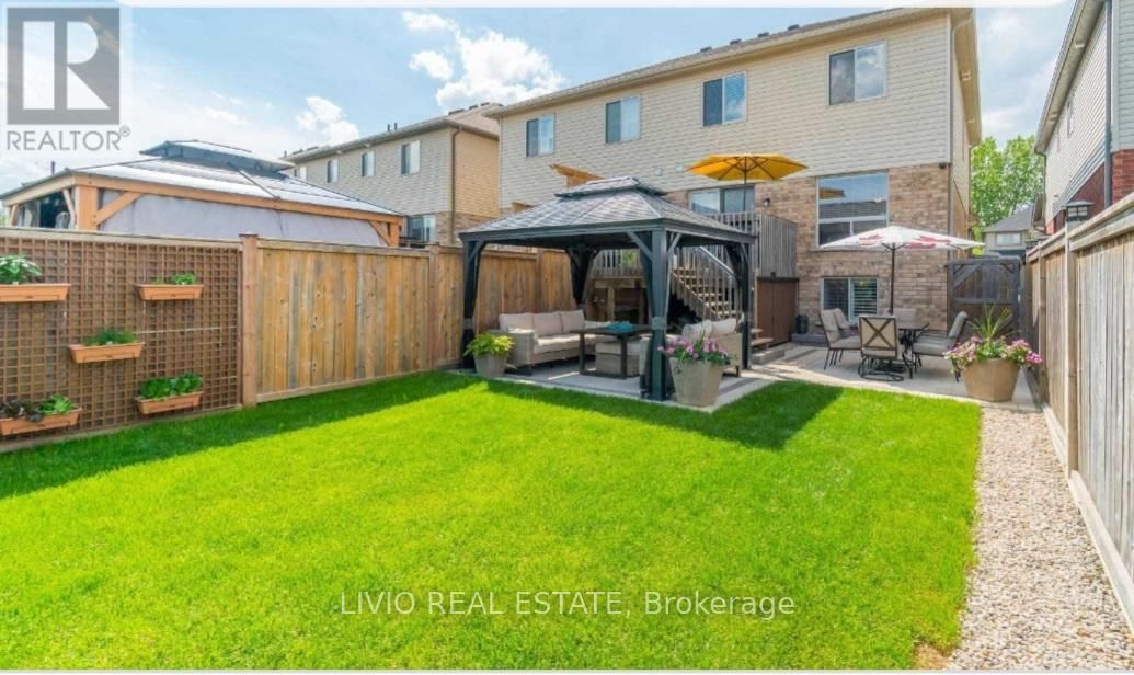 204 COULING CRESCENT Image 28