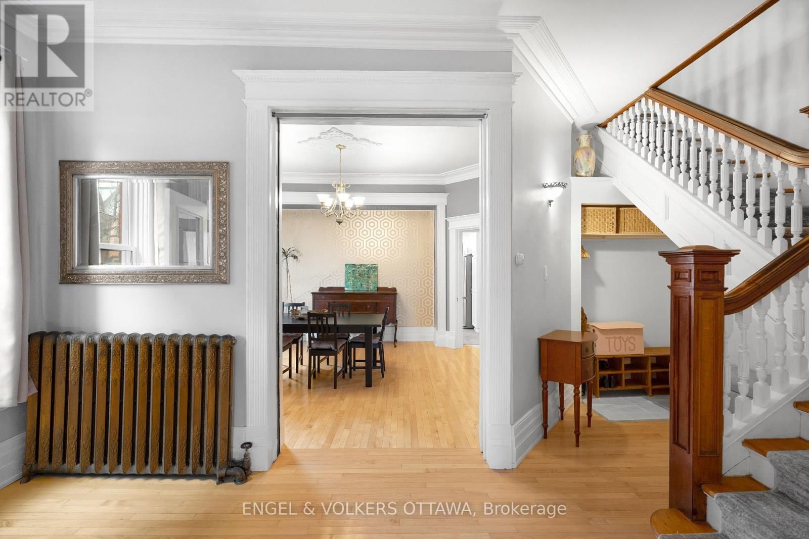 553 GILMOUR STREET Image 12