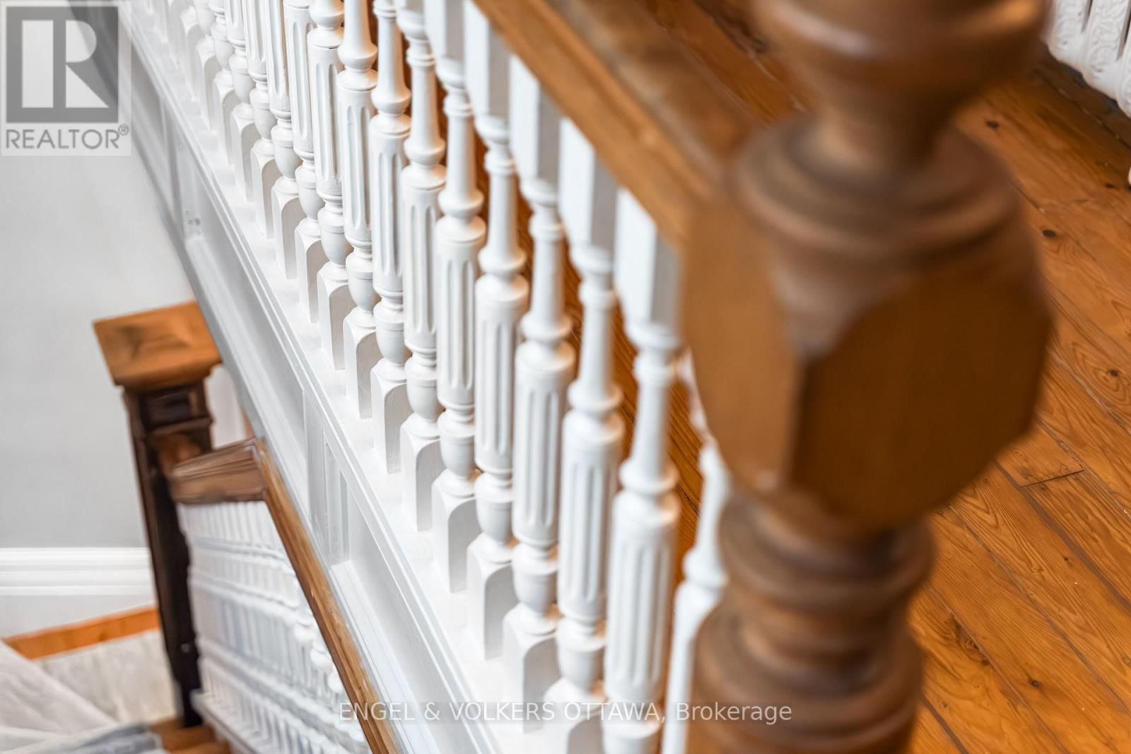 553 GILMOUR STREET Image 27