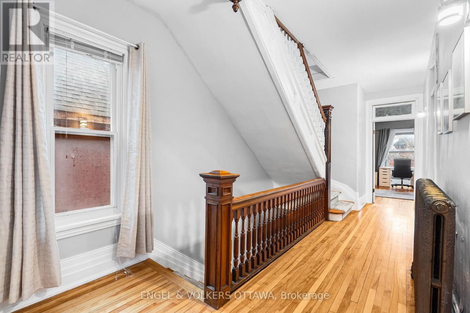 553 GILMOUR STREET Image 28