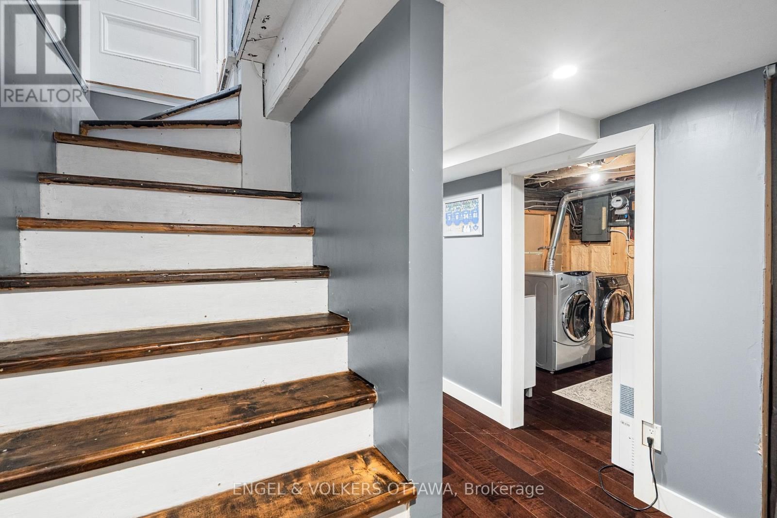 553 GILMOUR STREET Image 46