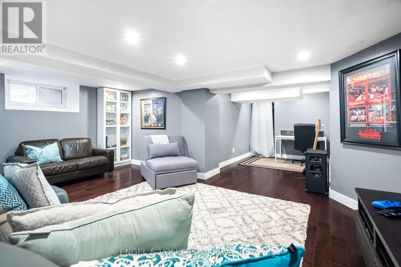 553 GILMOUR STREET Image 48