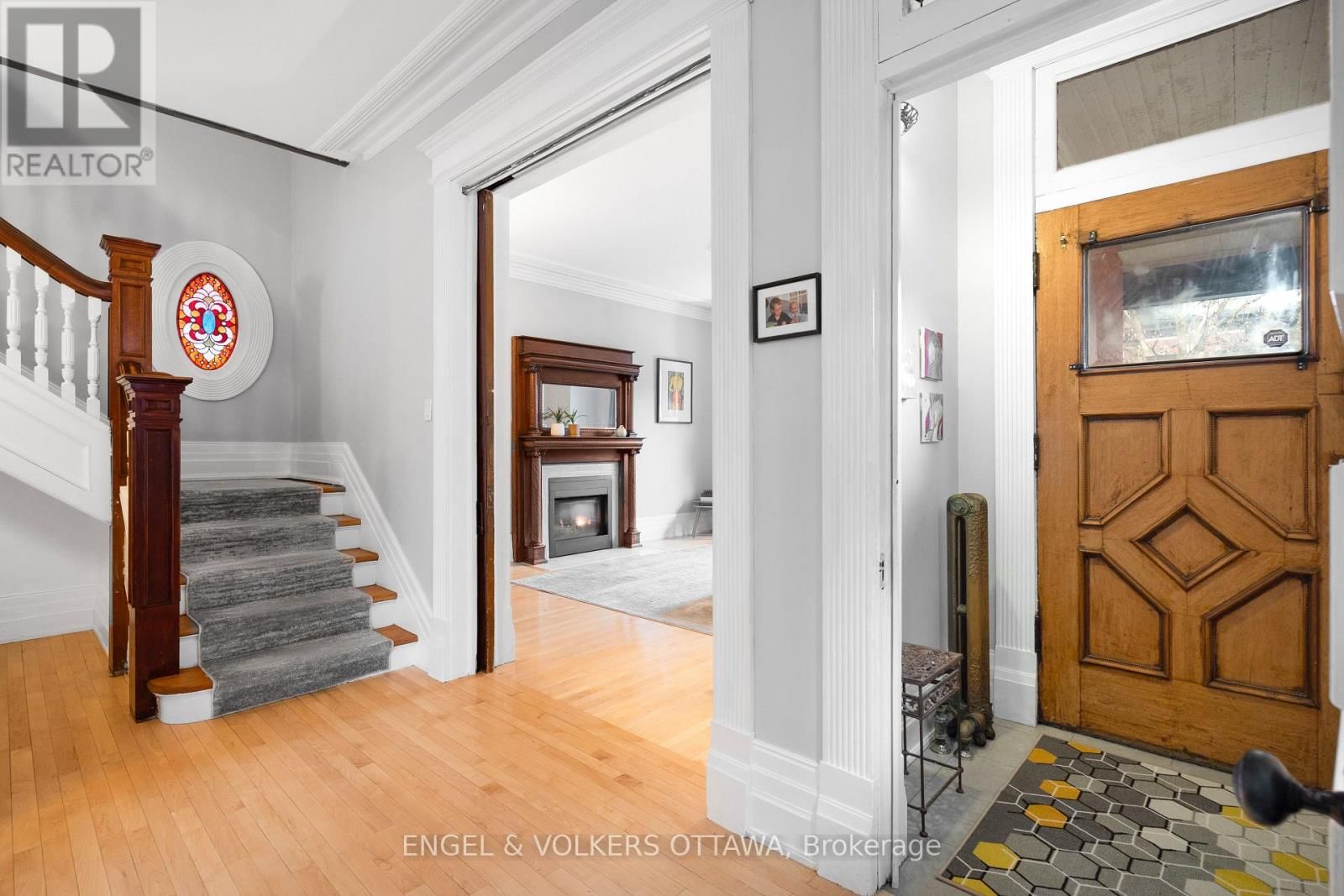 553 GILMOUR STREET Image 5