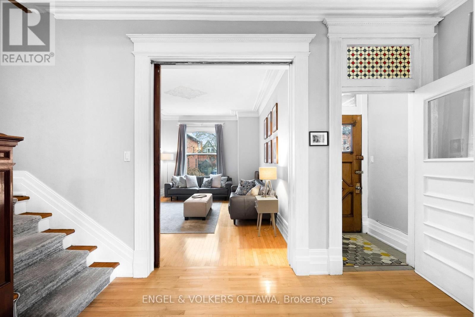 553 GILMOUR STREET Image 6