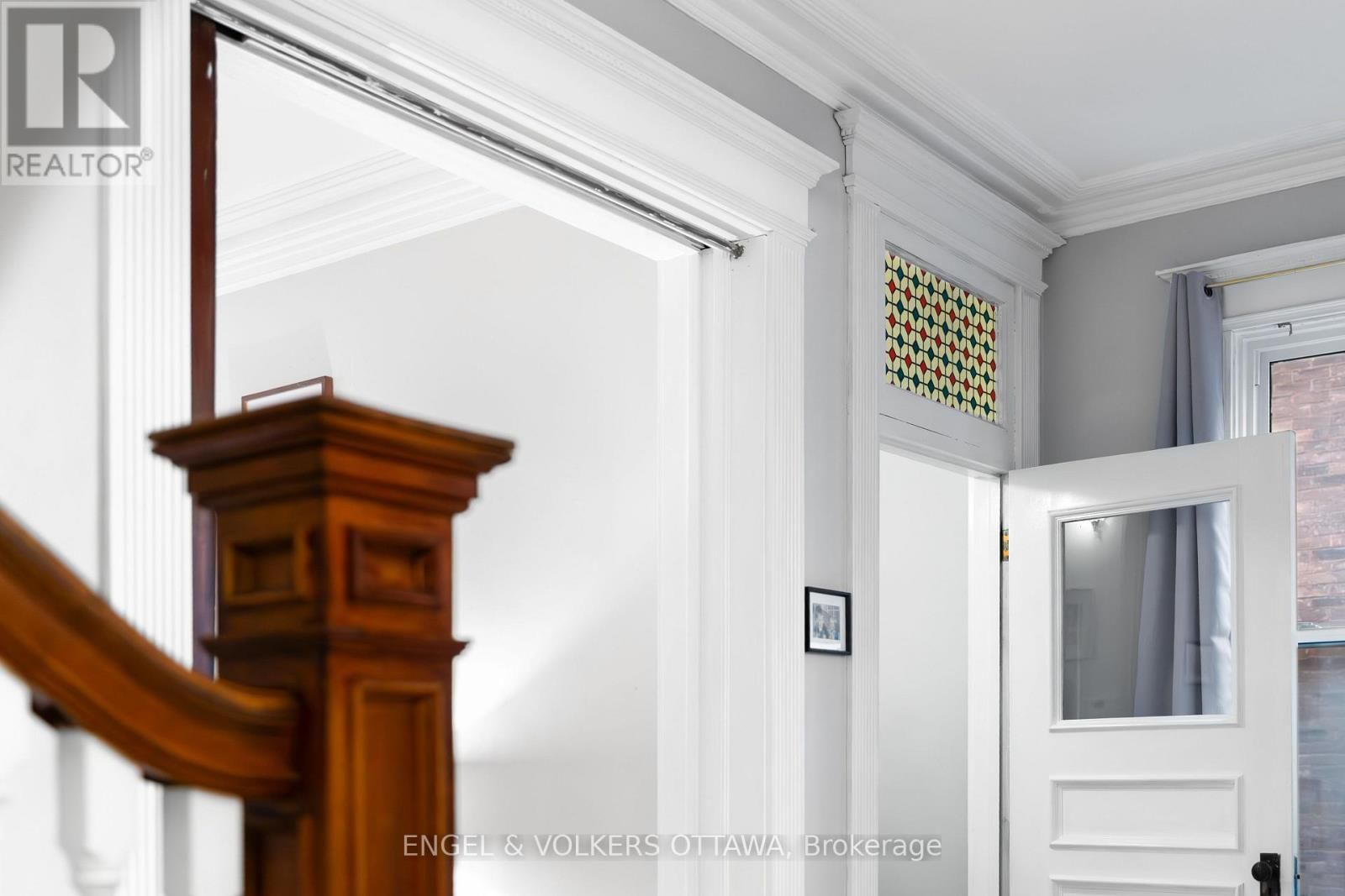 553 GILMOUR STREET Image 7