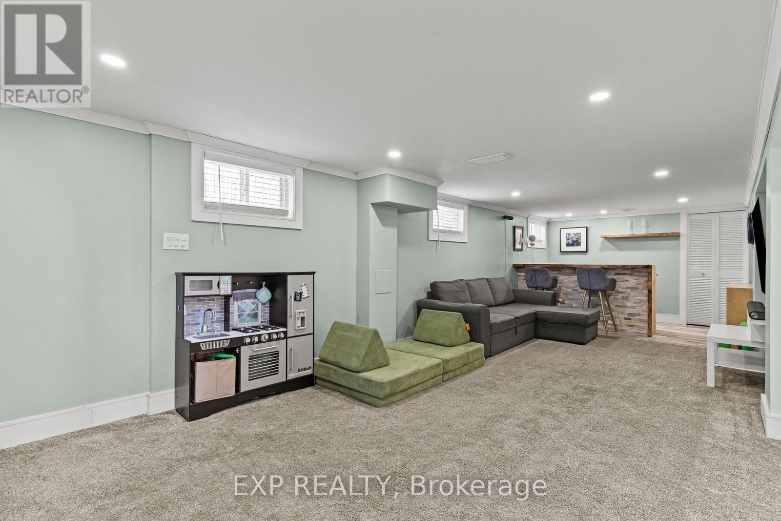 14 DUNLOP DRIVE Image 25