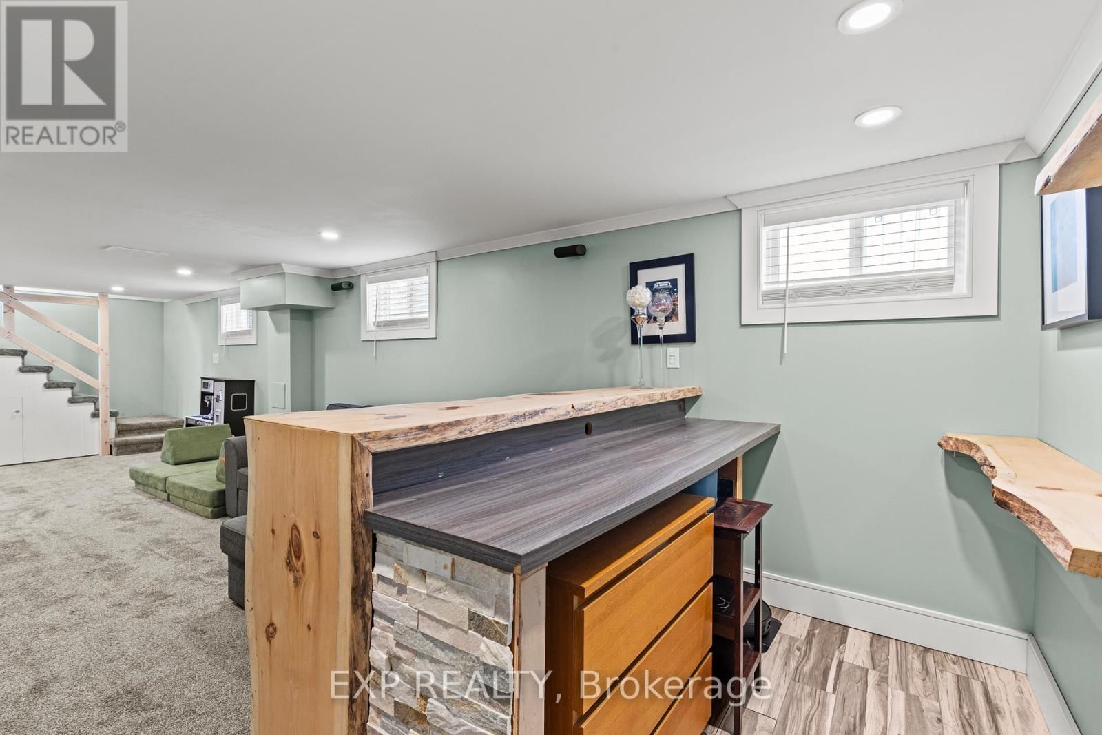 14 DUNLOP DRIVE Image 28