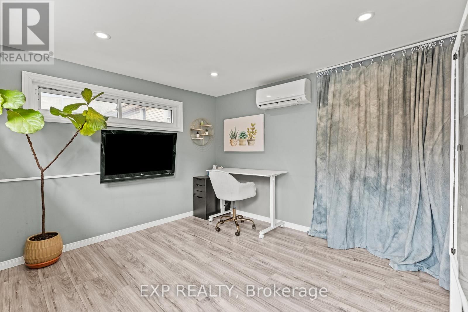 14 DUNLOP DRIVE Image 36