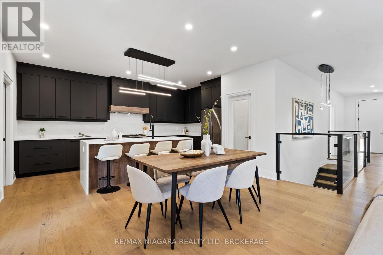 16 ACCURSI CRESCENT Image 10