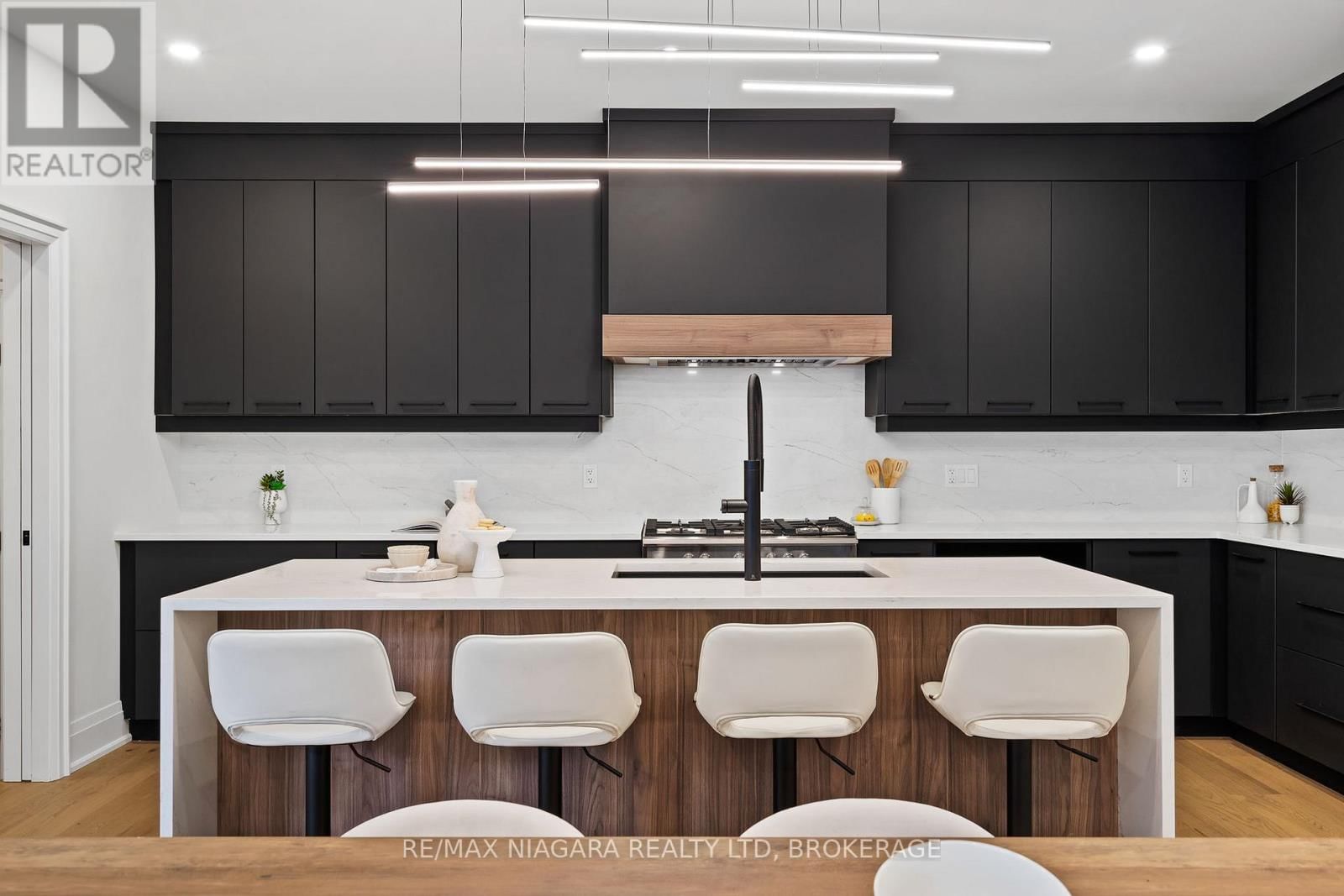 16 ACCURSI CRESCENT Image 15