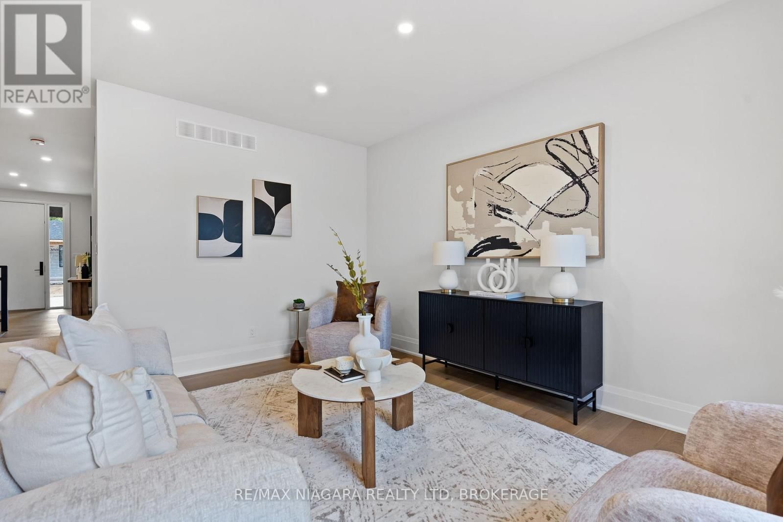 16 ACCURSI CRESCENT Image 18