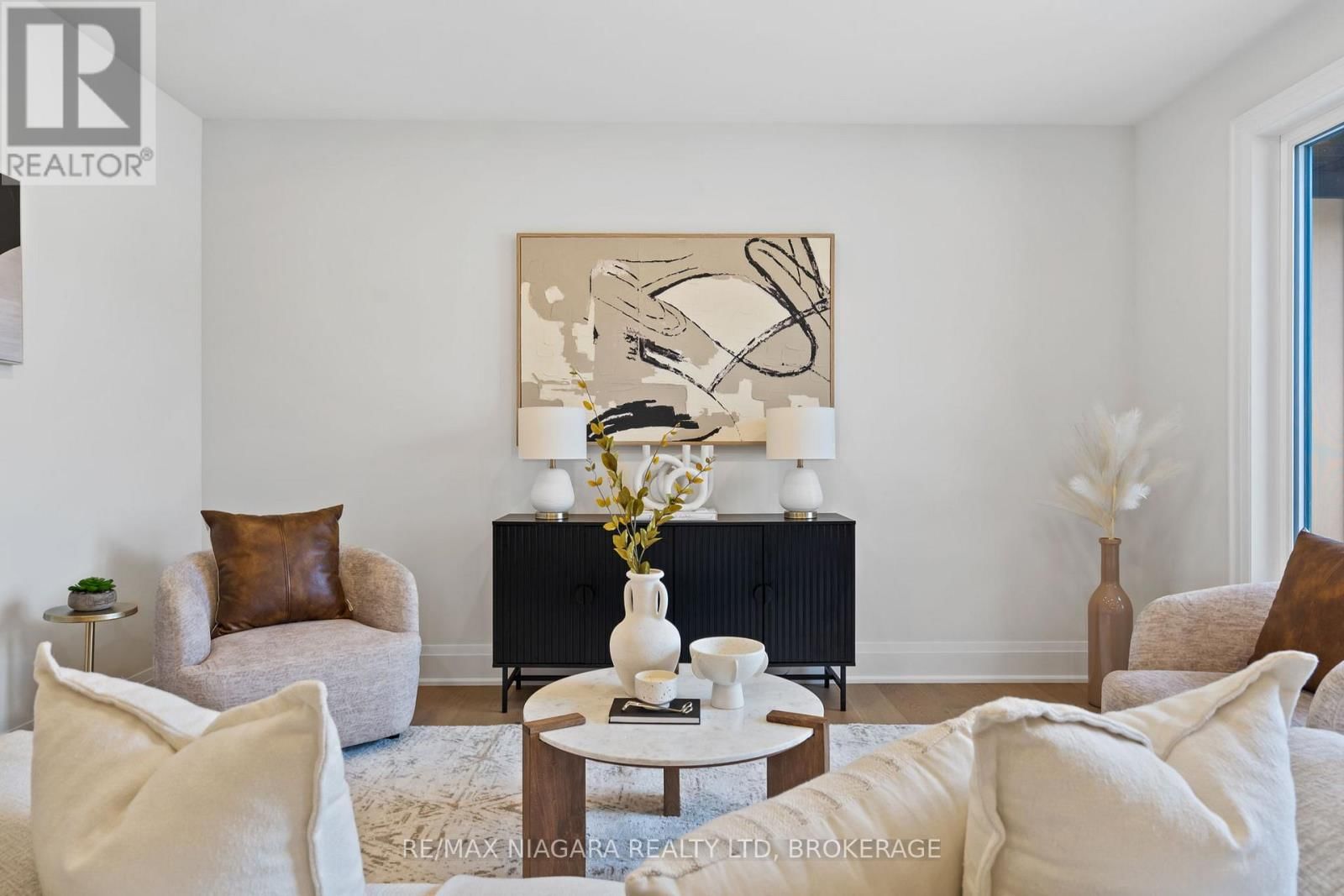 16 ACCURSI CRESCENT Image 19