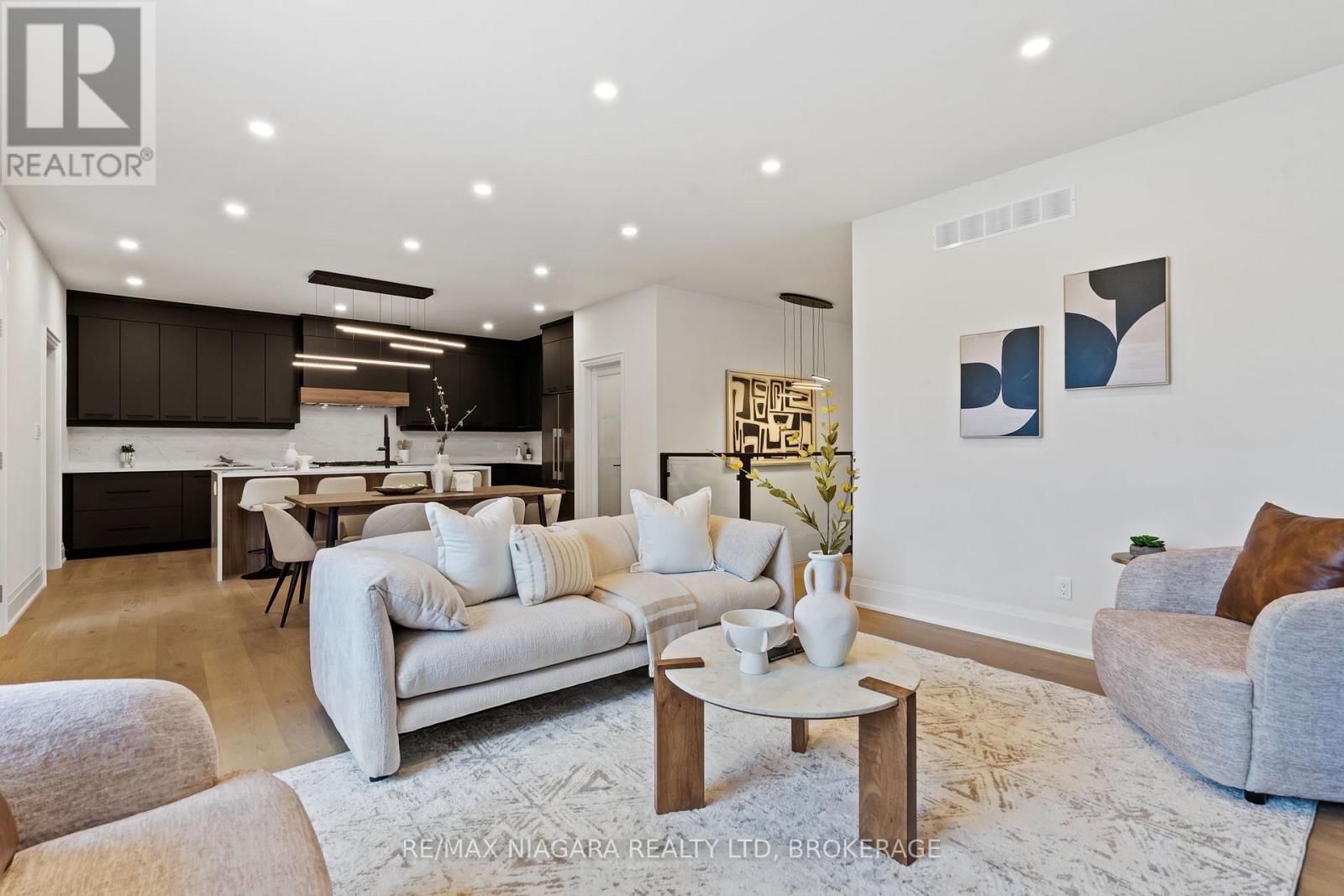 16 ACCURSI CRESCENT Image 20