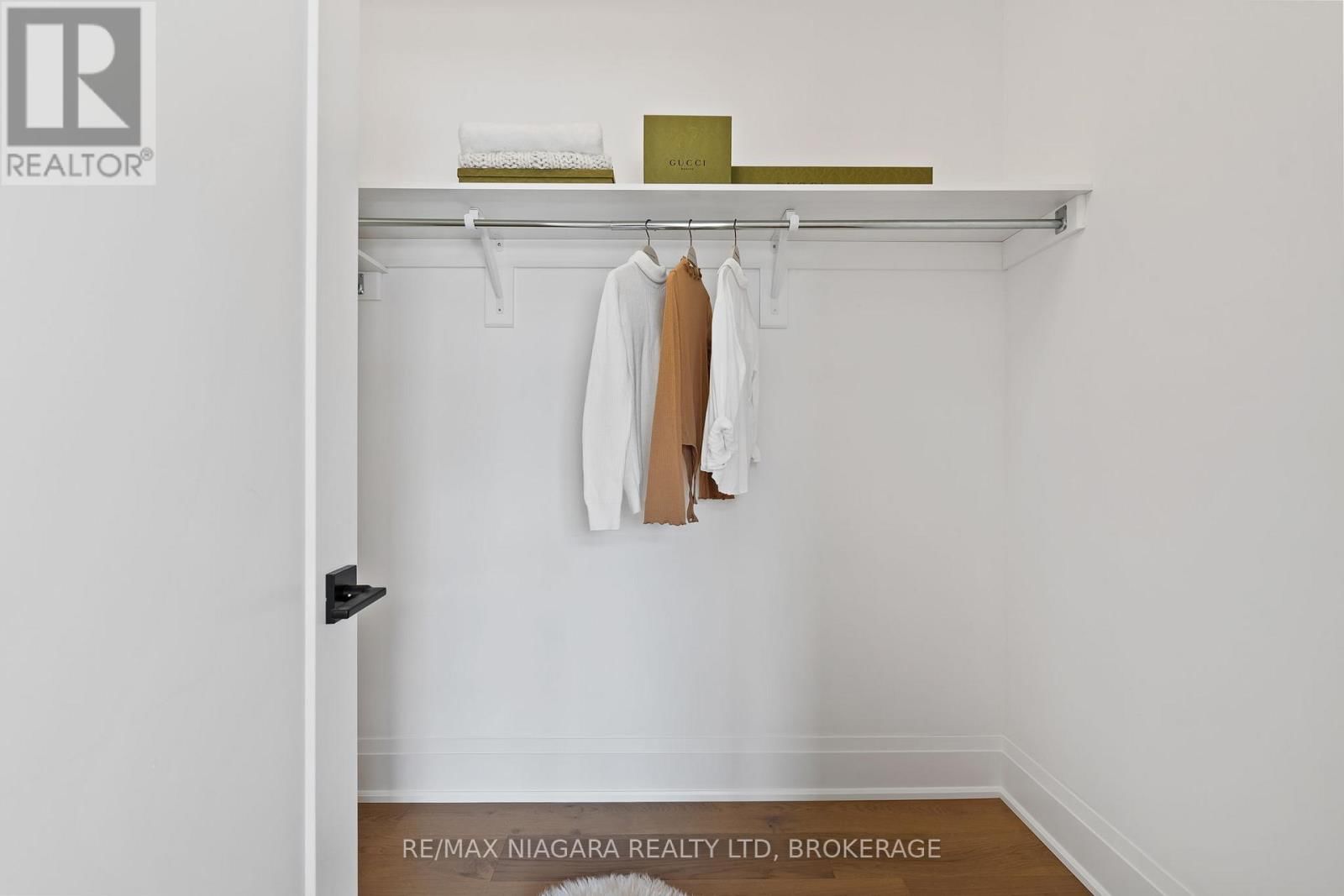 16 ACCURSI CRESCENT Image 26