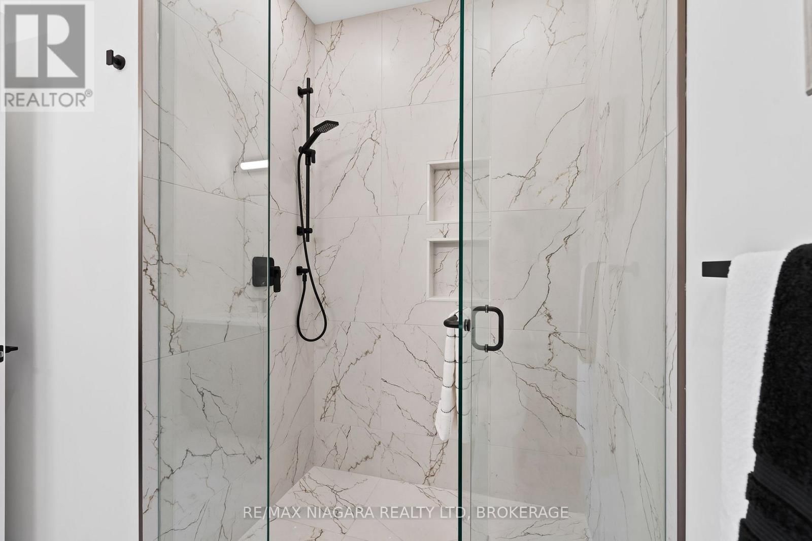 16 ACCURSI CRESCENT Image 28