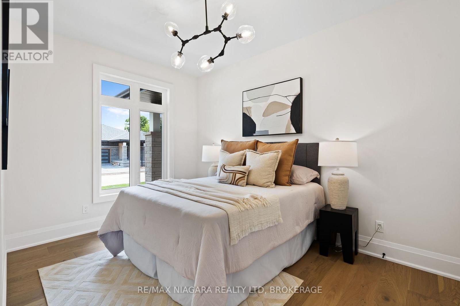 16 ACCURSI CRESCENT Image 29