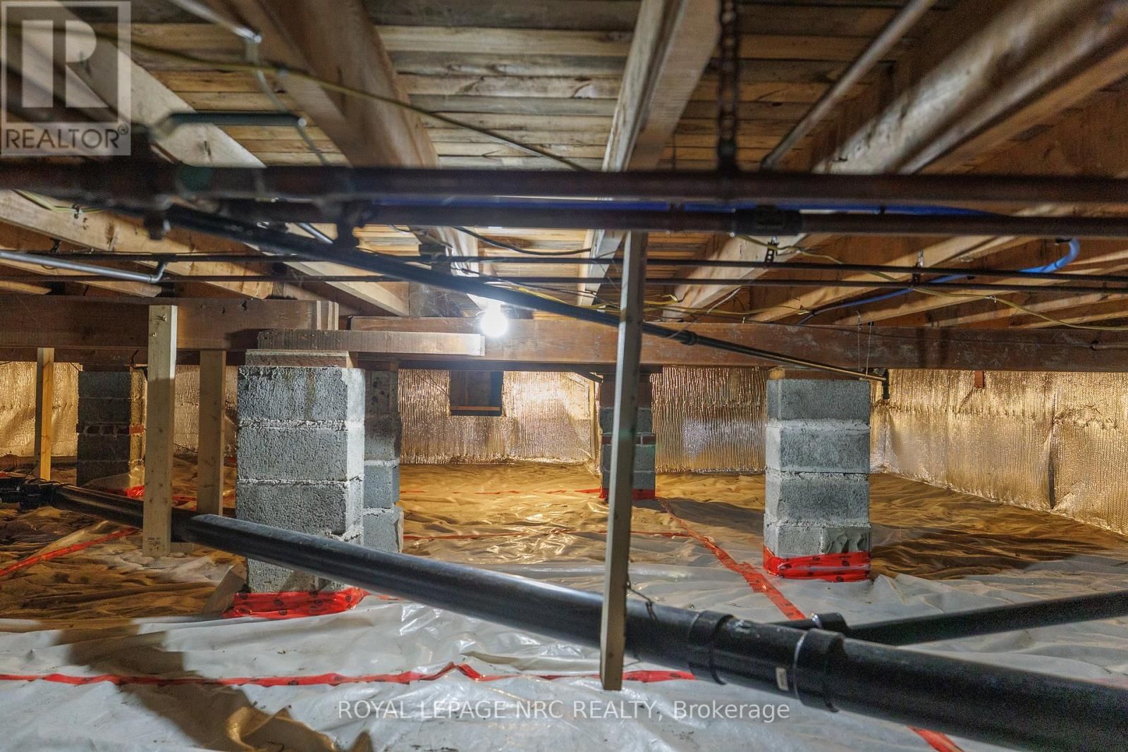 197 CHARLOTTE STREET Image 27