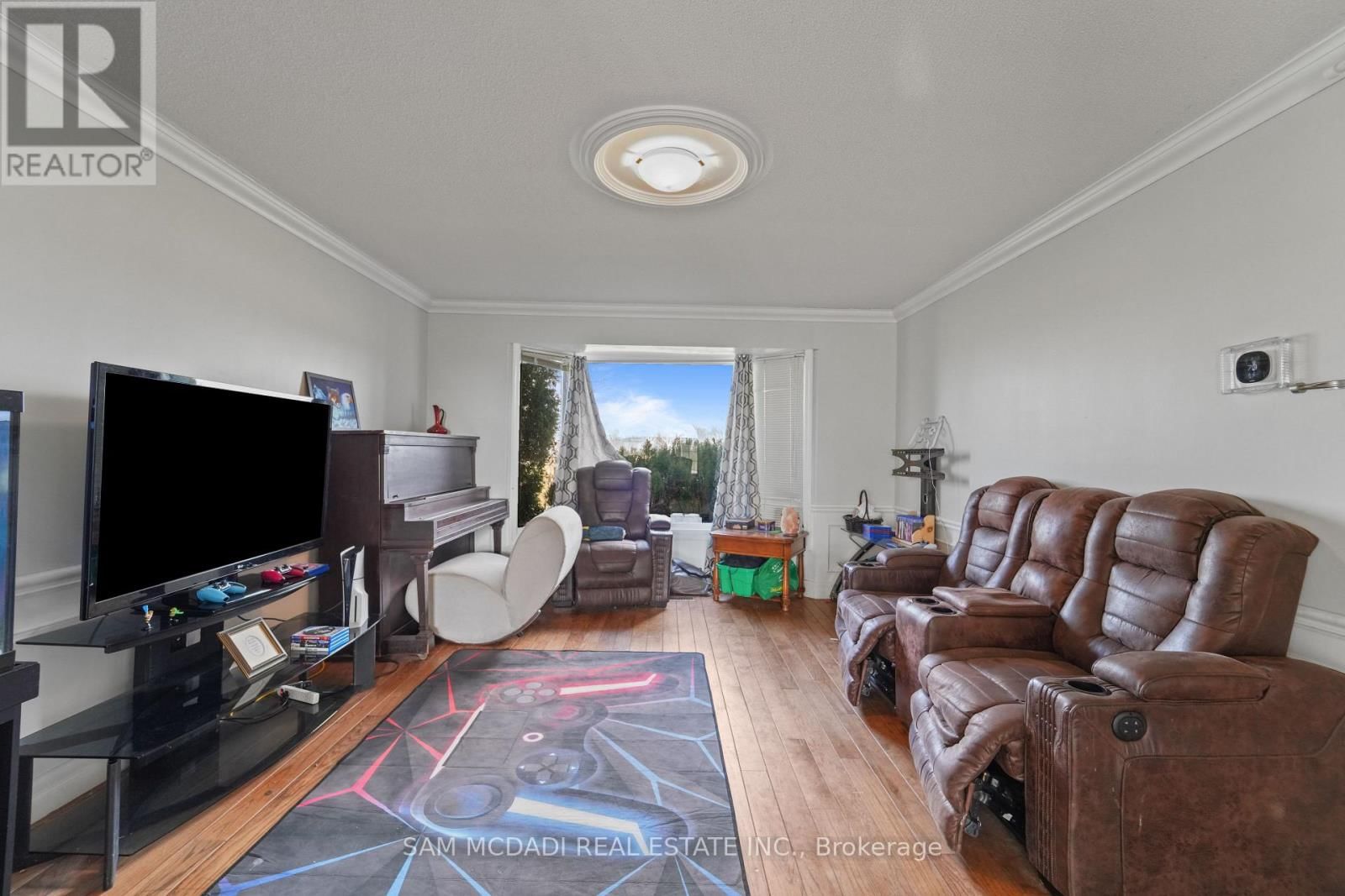 225 PARK ROAD SOUTH Image 10