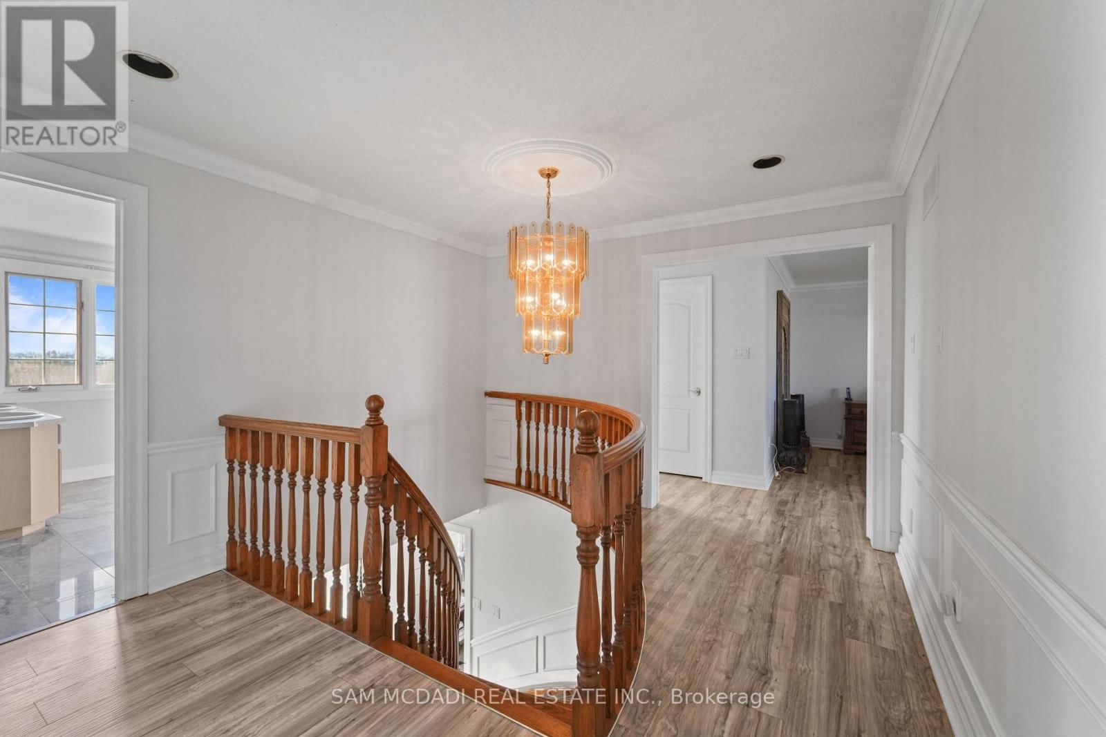 225 PARK ROAD SOUTH Image 23