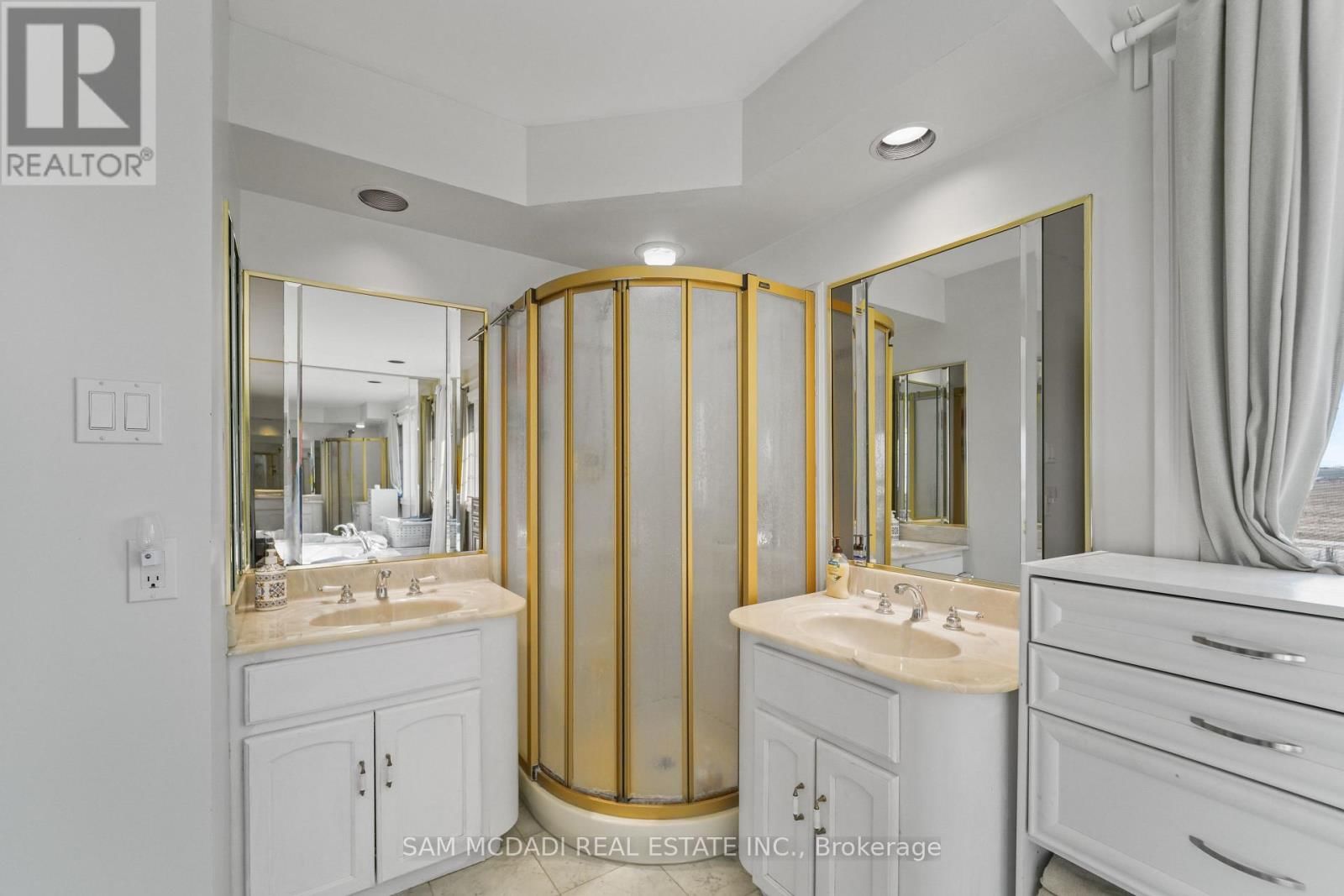 225 PARK ROAD SOUTH Image 26